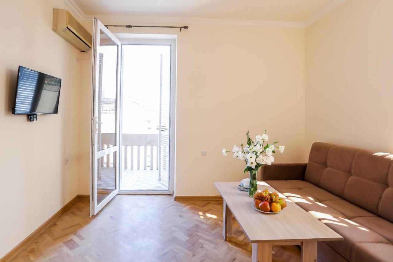 Alba Hotel Γιερεβάν Εξωτερικό φωτογραφία