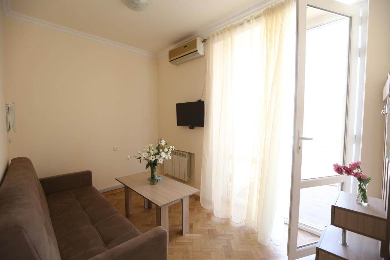 Alba Hotel Γιερεβάν Εξωτερικό φωτογραφία