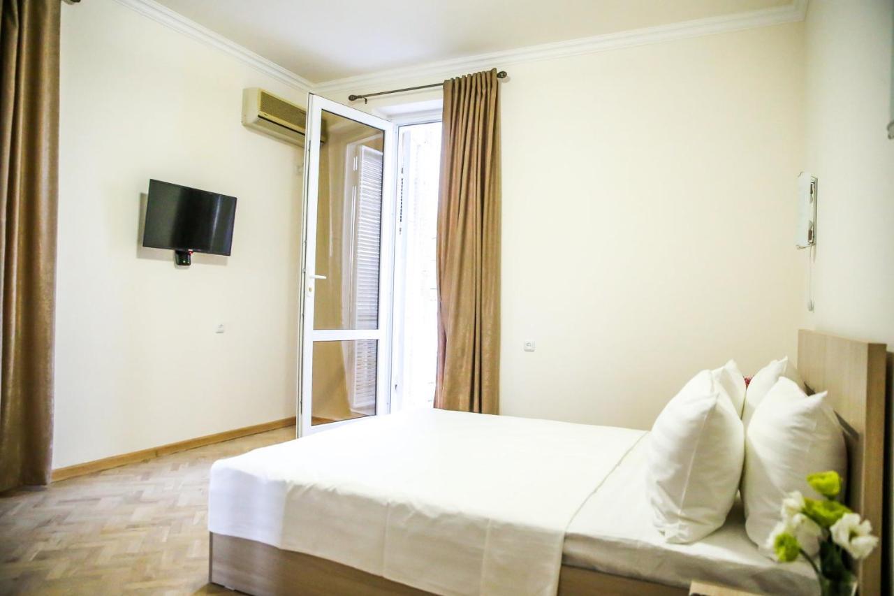 Alba Hotel Γιερεβάν Εξωτερικό φωτογραφία